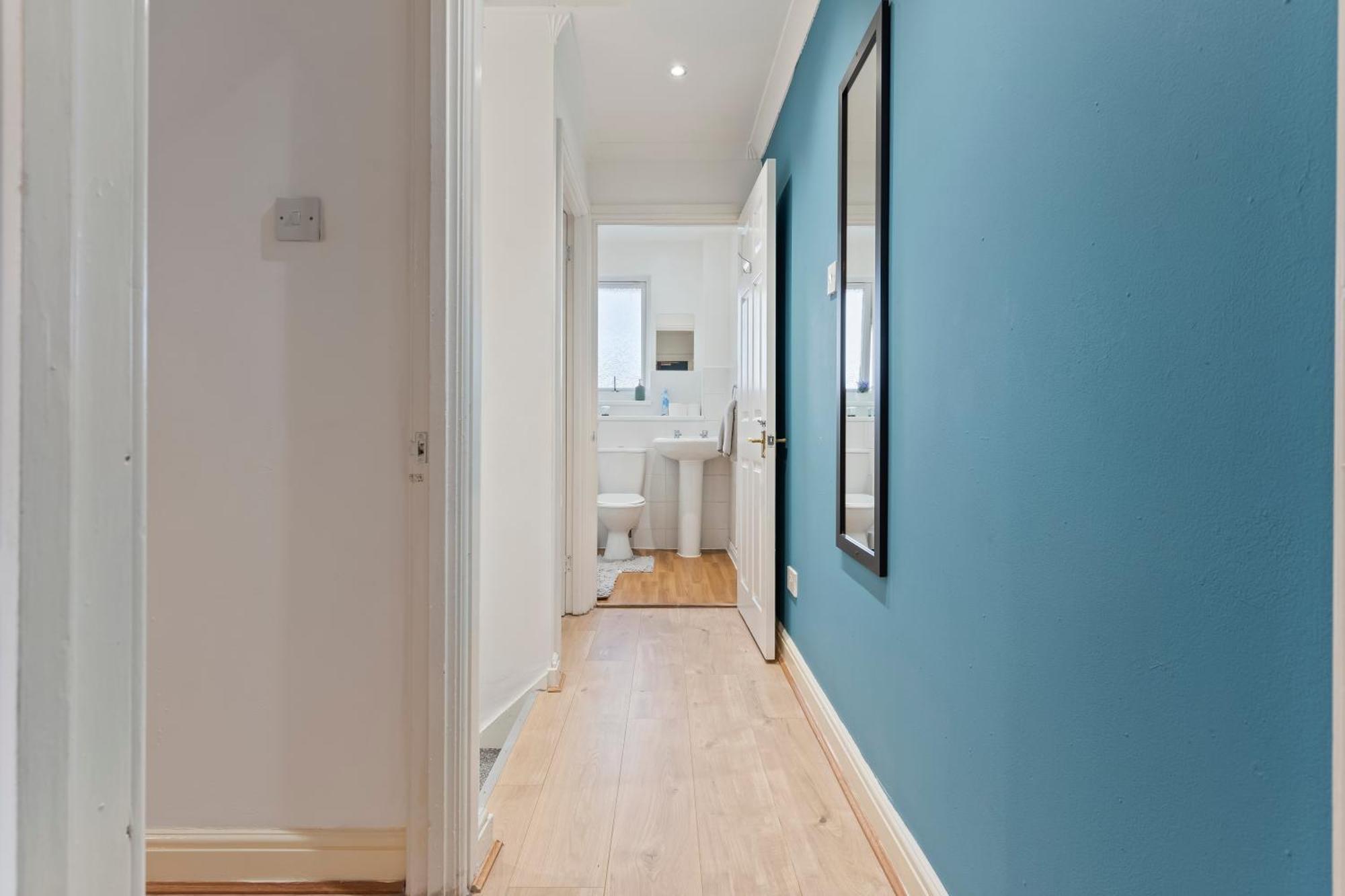 Lovely 4Br House In The City With Parking 런던 외부 사진